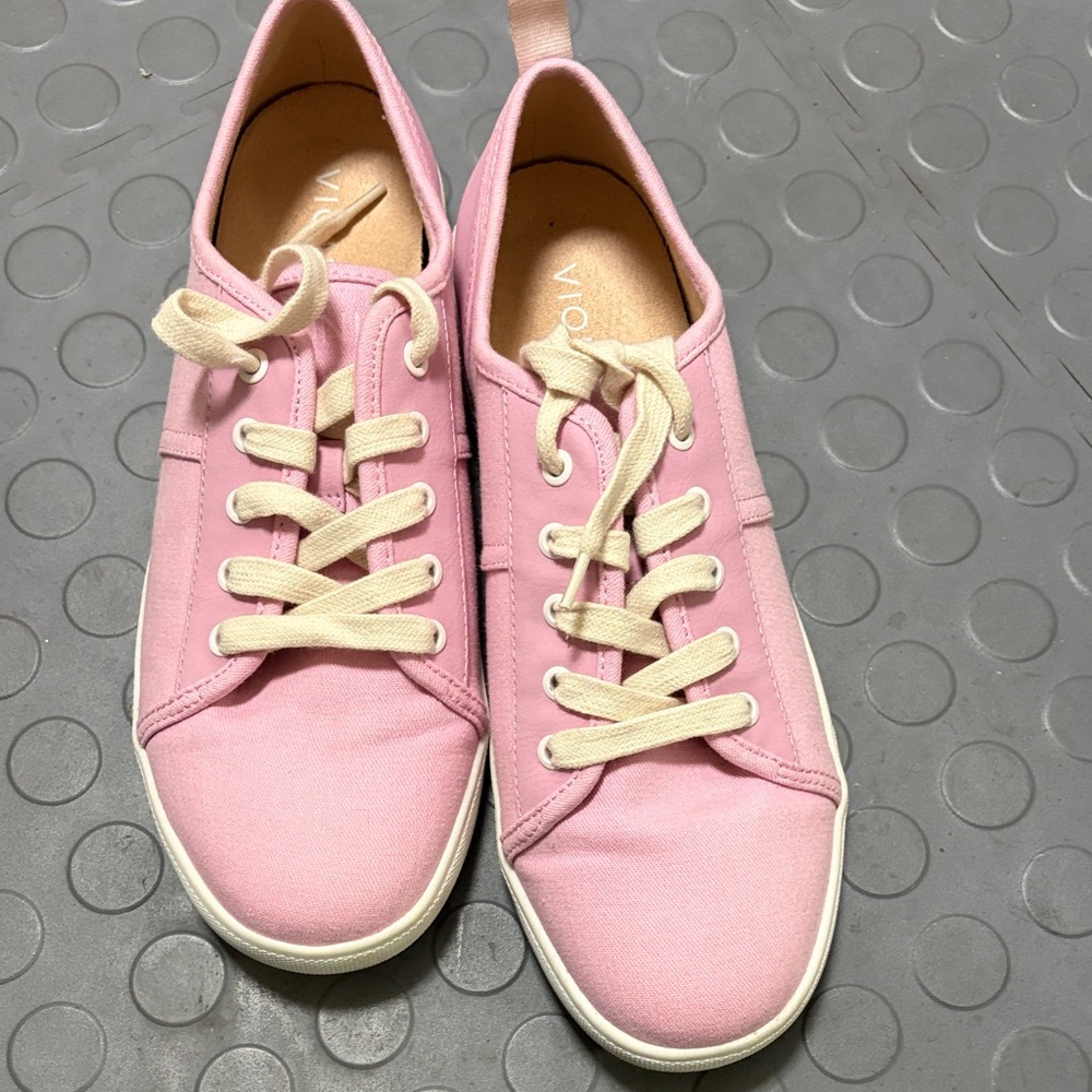 Vionic Women's Blush Pink Lace-Up Sneakers